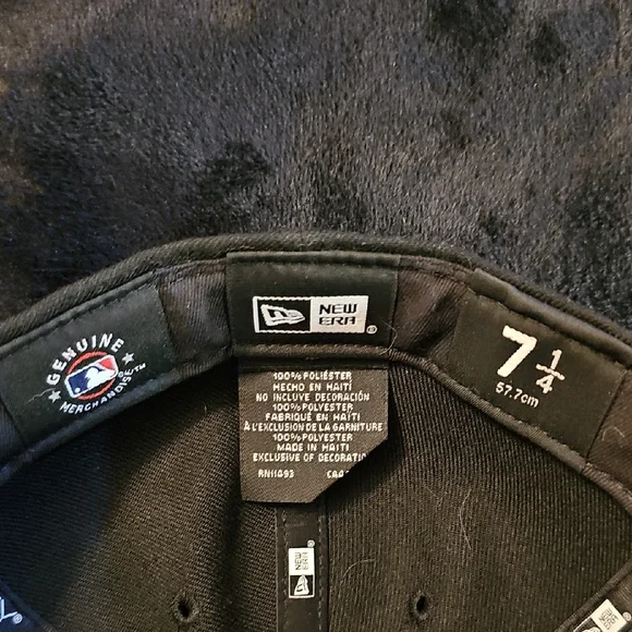 New Era Black and White NY Cap - Picture 4 of 4